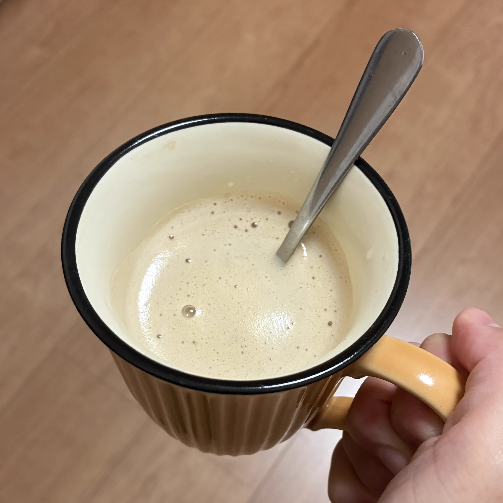nemu🐈‍⬛🍫 в X: „こんばんは、早寝は諦めた人です。 カフェラテ