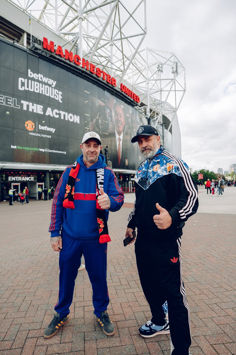 ManUtd's tweet photo. Up the Reds! 🇾🇪 https://t.co/yQ6fXTBLse