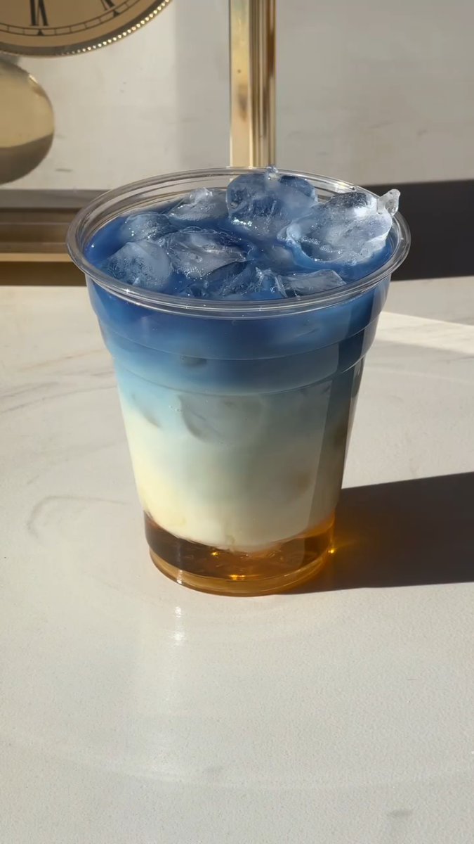 ailam100165's tweet photo. Craving a quick iced latte Brew 1 shot of espresso, pour over 80ml cold milk and a handful of ice, add a dash of vanilla syrup, stir and enjoy—creamy, cozy, done in 2 mins! https://t.co/fxzy9SaXbc