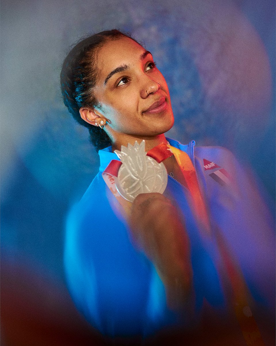 FRABasketball's tweet photo. Gabby Williams #𝟏𝟓 🥈🇫🇷

La capitaine des Bleues décroche sa 4ème médaille internationale avec les Bleues à la Coupe du Monde 2026.

#PassionnémentBleu | #FIBAWWC https://t.co/5TscVw9gRf