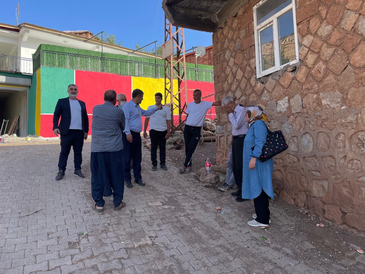 MehmetBakan21's tweet photo. 📍 Çüngüş.te Gönül Gönüleyiz…

İlçe programlarımız kapsamında ilbaşkanımız sayın Hamit Sümer milletvekilimiz Sayın Suna Kepolu Ataman   ve ilteşkilatımız ile birlikte   Çüngüş Geçitli ve İbikkaya      Mahallelerimizi ziyaret ederek vatandaşlarımızın Hanelerine misafir olduk https://t.co/u8vH2AfKYd