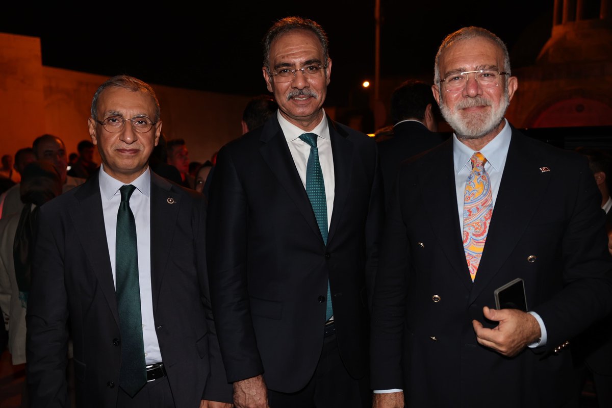 mehmetkusnet's tweet photo. AK Parti Grup Başkanvekilimiz, Manisa Milletvekilimiz Sn. Bahadır Yenişehirlioğlu ve AK Parti MKYK Üyemiz, Tekirdağ Milletvekilimiz Sn. Gökhan Diktaş’ı #TürkiyeYüzyılıBuluşmaları kapsamında Eyyübiye’mizde ağırlamaktan büyük mutluluk duyduk.

“Kardeşlikle Kenetlenen, İstikrarla Güçlenen Türkiye” şiarıyla; birlik ve beraberlik içerisinde ülkemiz, şehrimiz ve milletimiz için çalışmaya devam ediyoruz.

Durmak yok, yola DEVAM! 🇹🇷