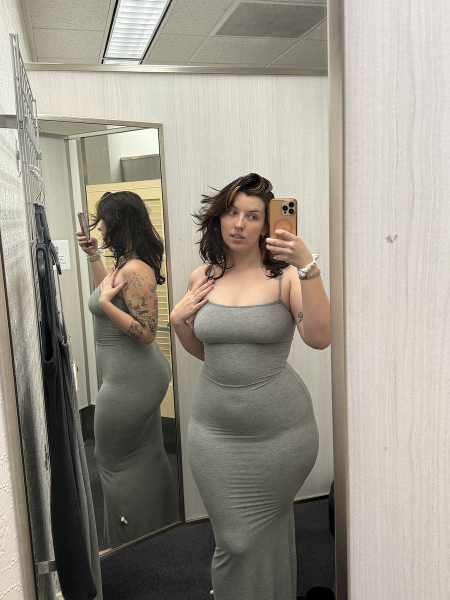Sunnysunray5's tweet photo. Should I wear this dress more? https://t.co/4lNG4SkdDv