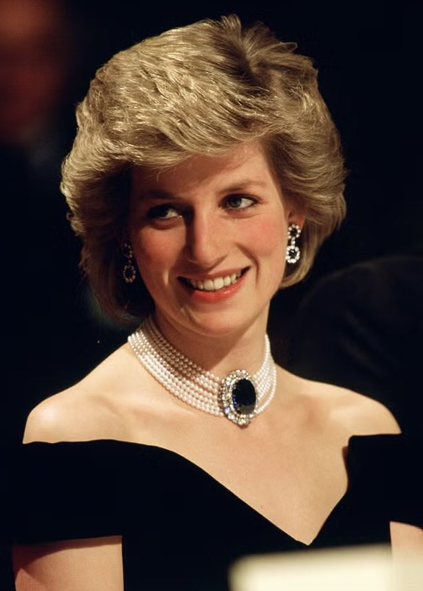 PopBase's tweet photo. Princess Diana’s brother claims King Charles III once said the late Princess would be forgotten:

“Rest assured, we’ll forget her soon enough!”, he recalls being told by the King during a phone call that took place shortly after Diana’s death.

(https://t.co/Zq7QWrftdn) https://t.co/ASZOBa0VAO