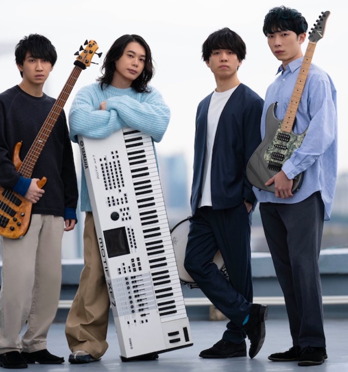 Emmlia_Nicola's tweet photo. #DEZOLVE
#BillboardYOHAMA
#BiblionReleaseLIVE
#EIGHTJAM
8月23日Fusion特集でスタジオゲストとして登場、藤井風の"きらり"のFusionアレンジを披露した、天才気鋭Fusion Band DEZOLVEの8thのALBUMリリース LIVEに行って来ました♪
美味しいラザニアとマサラチャイと共に、4人のイケメンの超絶技巧の演奏を堪能、公演終了後にはCDに4人のサインと一人づつお話しが出来ました!!
Bassの拓真君は特に気さくでした♡
至福の夜でした🌃