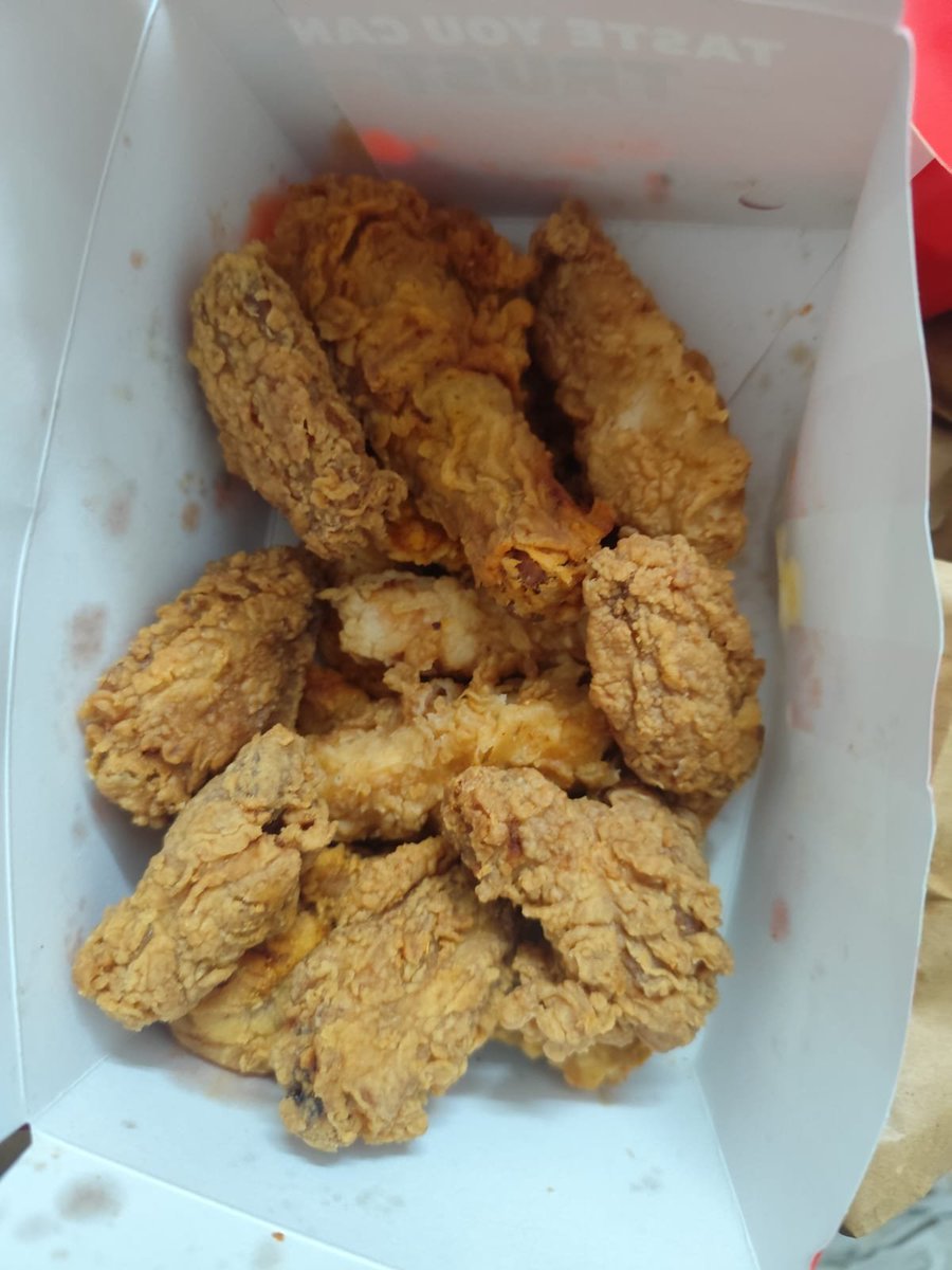 Vaishuvasanthi's tweet photo. Very disappointing experience with my KFC pickup order from the Ayyapakkam branch. The food was undercooked, cold, and the portion sizes were very small. The quality of this branch is getting worse day by day. Please take this complaint seriously and improve your quality @kfc https://t.co/KC3bw3ohJd