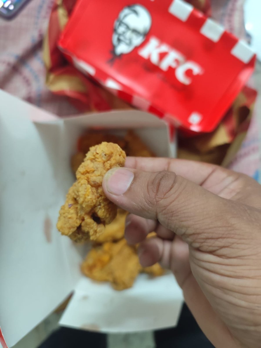 Vaishuvasanthi's tweet photo. Very disappointing experience with my KFC pickup order from the Ayyapakkam branch. The food was undercooked, cold, and the portion sizes were very small. The quality of this branch is getting worse day by day. Please take this complaint seriously and improve your quality @kfc https://t.co/KC3bw3ohJd