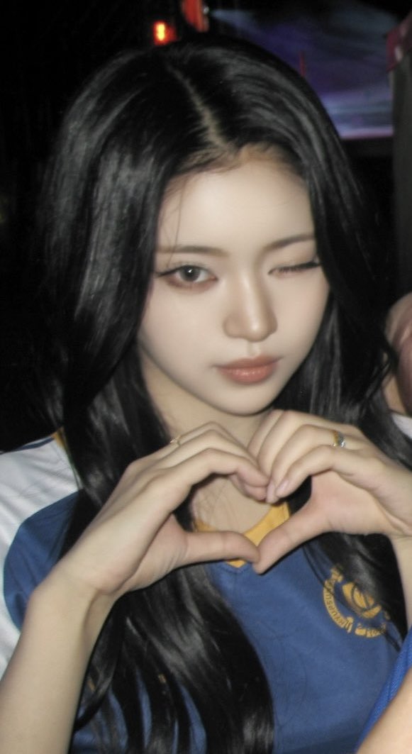 keyluveatz's tweet photo. 야아..강예슬....
나 없는 데서 이렇게 예쁘기 있냐구,,, https://t.co/EoAO9uKrTn