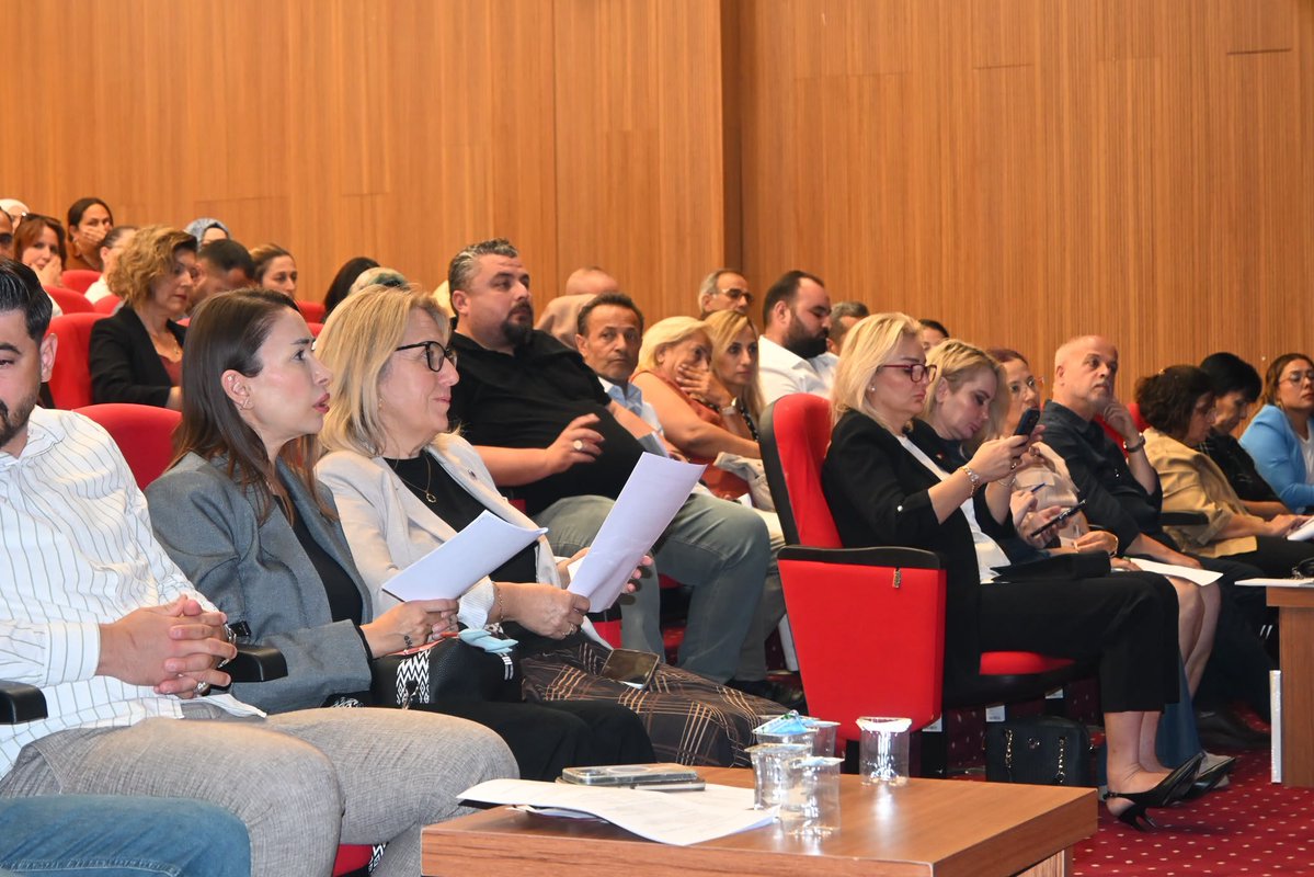 akpartimugla48's tweet photo. Teşkilat Başkanımız Emre Güçlü ve Seçim İşleri Başkanımız Kadir Dağlı başkanlığında; 13 ilçemizin Ana Kademe, Kadın Kolları ve Gençlik Kolları Teşkilat ve Seçim İşleri Başkanlarıyla değerlendirme ve istişare toplantısı  gerçekleştirildi.

Sandık, teşkilat çalışmalarımızın en önemli buluşma noktalarından biridir. Her sandıkta görev alacak temsilcilerimizden mahallelerimizdeki çalışmalarımıza kadar seçim sürecinin her aşamasını titizlikle değerlendiriyoruz.

Sandık bizim için yalnızca seçim günü değil; milletimizle kurduğumuz bağın, teşkilat disiplinimizin ve sahadaki emeğimizin en önemli noktalarından biridir. 13 ilçemizde, üç kadememizle çalışmalarımızı kararlılıkla sürdürüyoruz.
