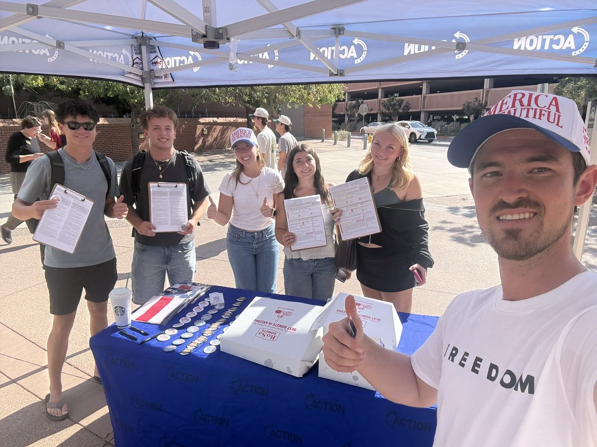 MayaENewman's tweet photo. I will never get tired of seeing students this excited to register to vote.

This is one of the most important midterms in our nation's history. Do your civic duty — REGISTER. VOTE. 🗳️🇺🇸

@TPAction https://t.co/FMkd3HG02O
