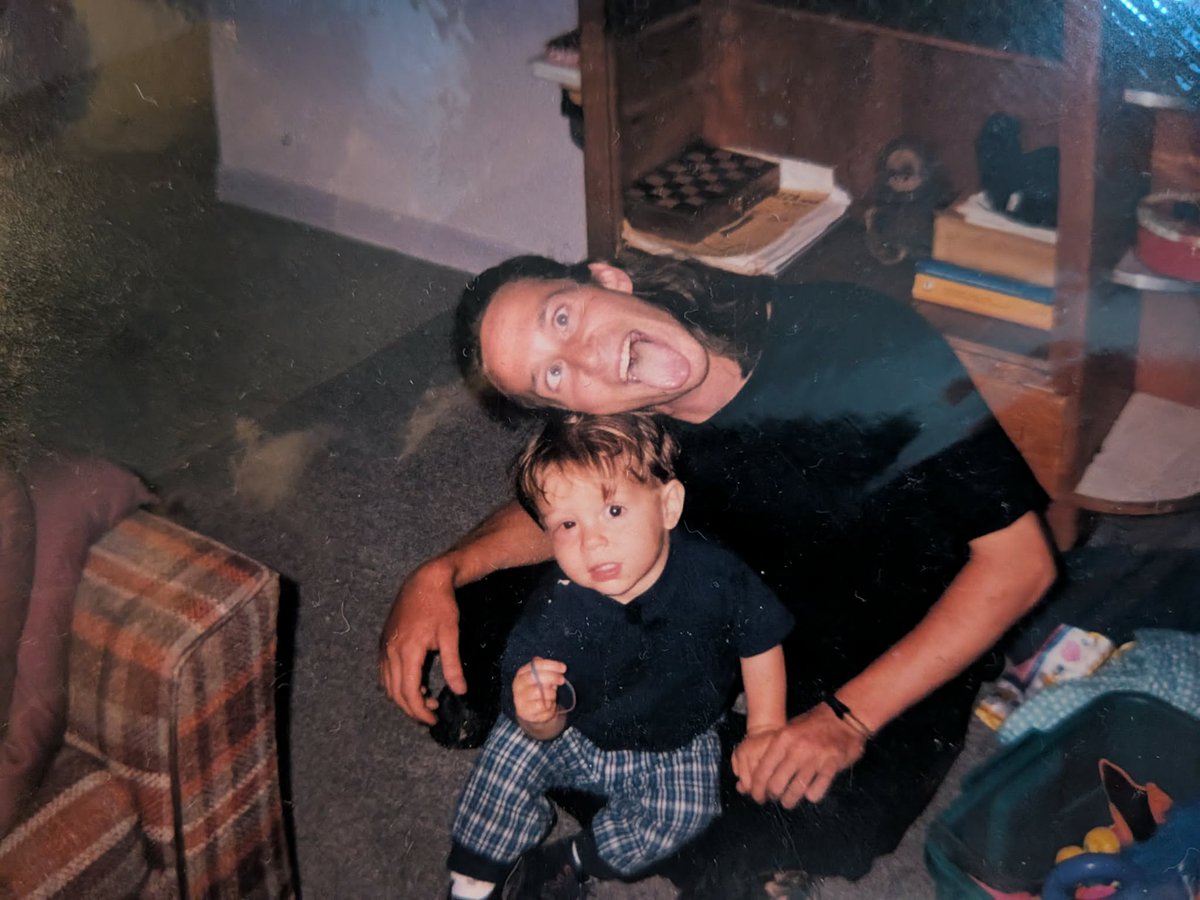 rightIess's tweet photo. I sadly lost my father two weeks ago to suicide. I wanted to make this post to bring awareness to mental health. Whatever you're going through, there will always be people here for you—you're not alone.

Please check in on your loved ones. Tell them what they mean to you❤️🕊️ https://t.co/x9YsaBCT5P