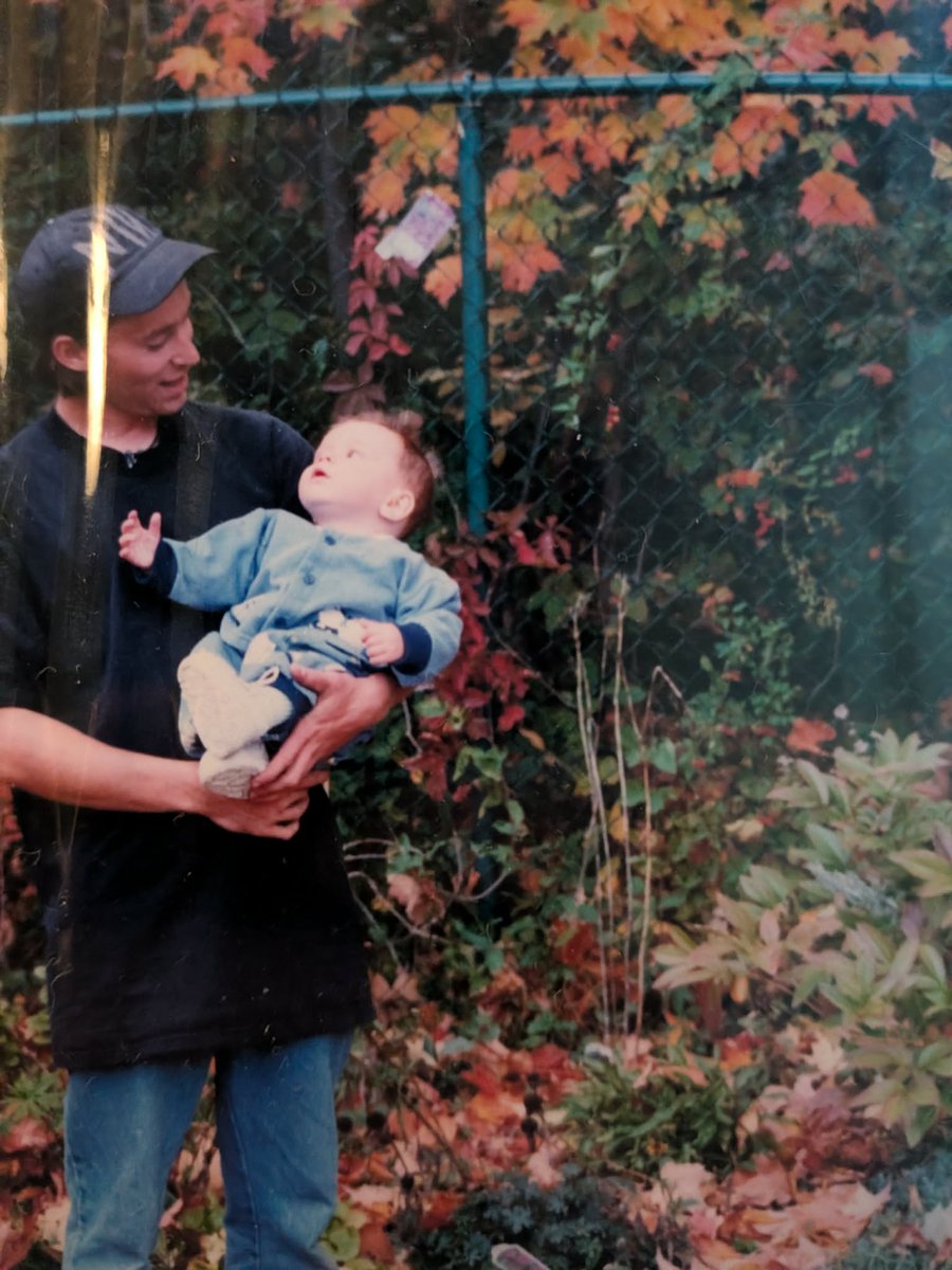 rightIess's tweet photo. I sadly lost my father two weeks ago to suicide. I wanted to make this post to bring awareness to mental health. Whatever you're going through, there will always be people here for you—you're not alone.

Please check in on your loved ones. Tell them what they mean to you❤️🕊️ https://t.co/x9YsaBCT5P