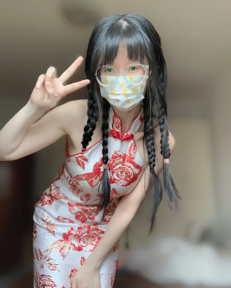 TannerOneijvgn's tweet photo. 今天穿旗袍
好像有點不一樣 https://t.co/AxFykcnIyX