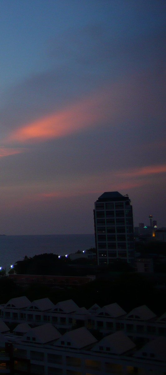 nadir_jtc's tweet photo. Pattaya 🌅☁️ https://t.co/XsaY74YtTp