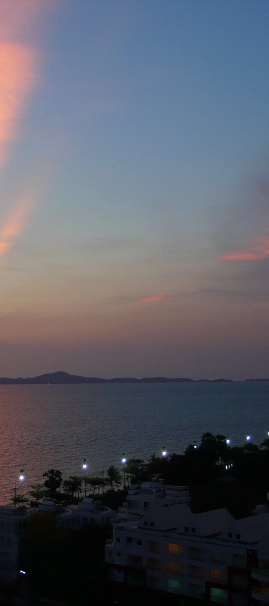 nadir_jtc's tweet photo. Pattaya 🌅☁️ https://t.co/XsaY74YtTp
