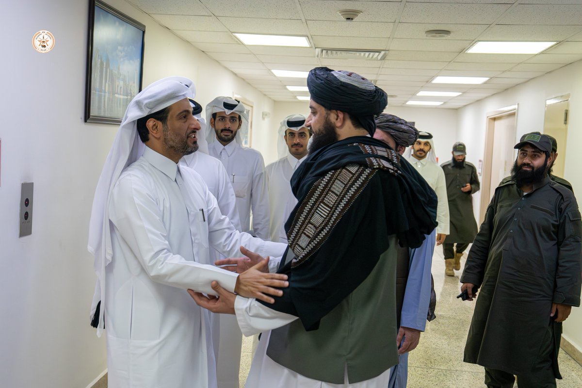 MoDAfghanistan2's tweet photo. د افغانستان دفاع وزیر مولوي محمد یعقوب مجاهد د قطر ملي امنیت شورا مرستیال سره وکتل

د ا.ا.ا د دفاع وزیر مولوي محمد یعقوب "مجاهد" نن پخپل کاري دفتر کې د قطر هیواد د ملي امنیت شورا مرستیال «حمد بن خمیس الکبیسي» او مل پلاوي سره وکتل. https://t.co/LjWEiCOcr3