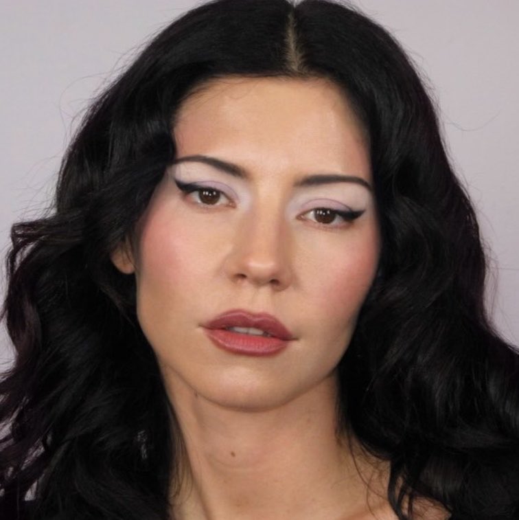 updatecharts's tweet photo. MARINA (ex-And The Diamonds) deu UNFOLLOW em P!NK no Instagram após a cantora criticar, nos stories, a apresentação pró-Palestina de Macklemore no show de Ed Sheeran. https://t.co/lQU5yIlg75