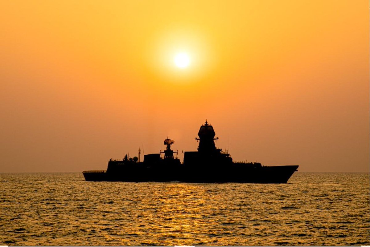 SnehalSaxenaa's tweet photo. Cast your mind back to June 2011: PNS Babur deliberately brushed past INS Godavari while the Indian warship was protecting humanitarian shipping. Pattern of behavior. #ExposePakNavyRecklessness https://t.co/YhhZSsoooE