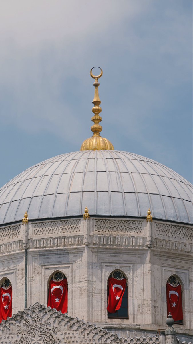 muhtelifane's tweet photo. 55 - 200 lens farkıyla Pertevniyal Camii https://t.co/A1i1RHSVpt