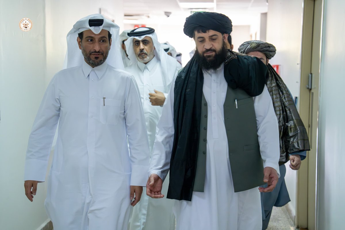 Haqqani88's tweet photo. د ا.ا.ا د دفاع وزیر مولوي محمد یعقوب "مجاهد" نن پخپل کاري دفتر کې د قطر هیواد د ملي امنیت شورا مرستیال او مل پلاوي سره وکتل.

په دغه کتنه کې دواړو هیوادونو په بېلابېلو برخو کې د دوستانه اړيکو د ټينګښت د دوام په اړه خبرې وکړې او دواړو لوریو د لا زیاتو همکاريو په هکله ډاډ ورکړ. https://t.co/2GhMx5h9RR
