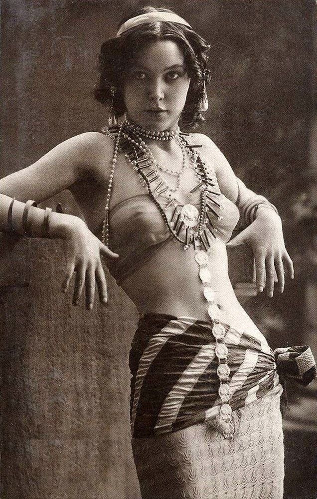 OldTerribleWond's tweet photo. Fred Glasier, Zelda Boden, Portrait, 1922 https://t.co/nOUhi39rRq