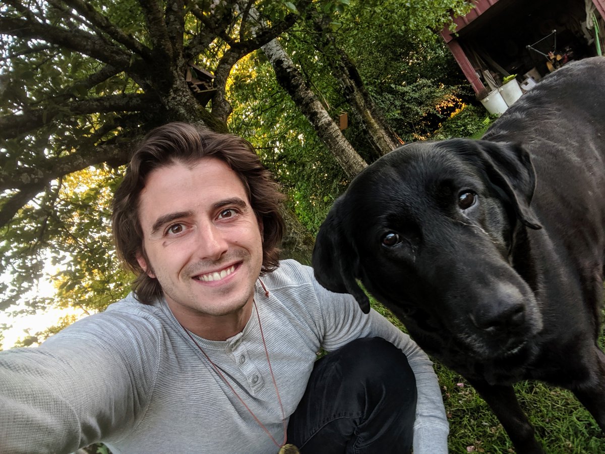 bneiluj's tweet photo. You probably saw this story in March, it went around the whole world.

Guy with zero medical training designs an mRNA cancer vaccine for his dying dog using AI. And it works.

Last night I had dinner with him in SF. My friend Paul Conyngham. I'm super pumped about what he's building 🧵