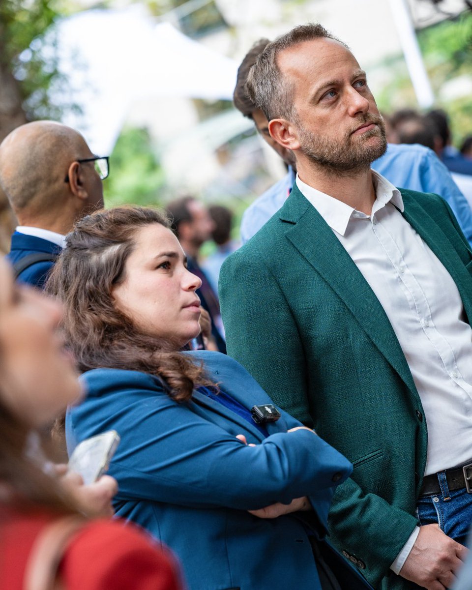 EELV's tweet photo. Faut-il choisir entre souveraineté numérique et écologie ?

Cette question, @NicolasBonnet63  et @LeaBalage, députés Écologistes, l'ont portée ce matin au France Digitale Day, à la rencontre de l'écosystème numérique français. https://t.co/ouHMz8YQ2p