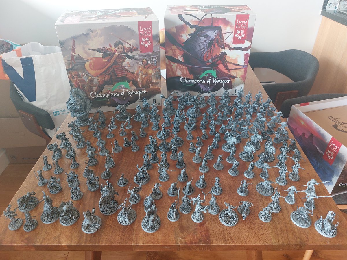 romainmielcarek's tweet photo. Ma fille :
"Les adultes ça n'a pas de jouets."
Moi :
"For sure."
#L5R https://t.co/VPgCsFgoOa