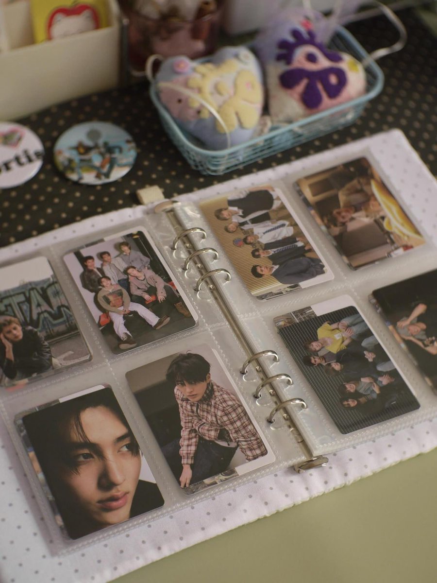 chingukpopstore's tweet photo. OPEN PO BINDER CORTIS🇨🇳

💰180.000 DP 70.000

✅handcarry
✅bersih indo
❌pack &amp; admin oyen

wtswtbcortis wtswtswts https://t.co/ufSGht0tGm