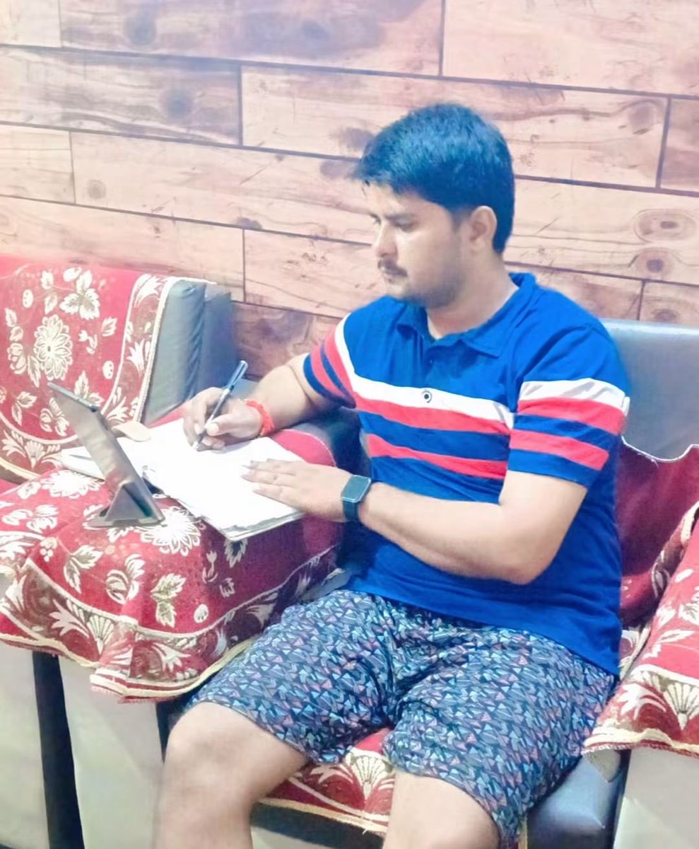AdvSurajSagar's tweet photo. #वर्चुअल_बैठक---
#सेवा_संकल्प_अभियान के विषयक एक महत्वपूर्ण वर्चुअल बैठक में प्रतिभाग किया। https://t.co/Ql1wjCFOzQ