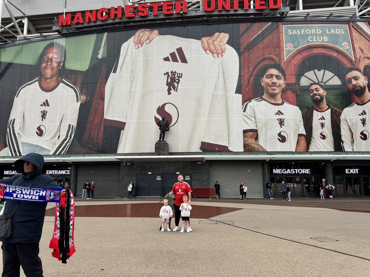 Phorizia's tweet photo. @ManUtd Yanited!!!!! https://t.co/4g3Fxzrygm