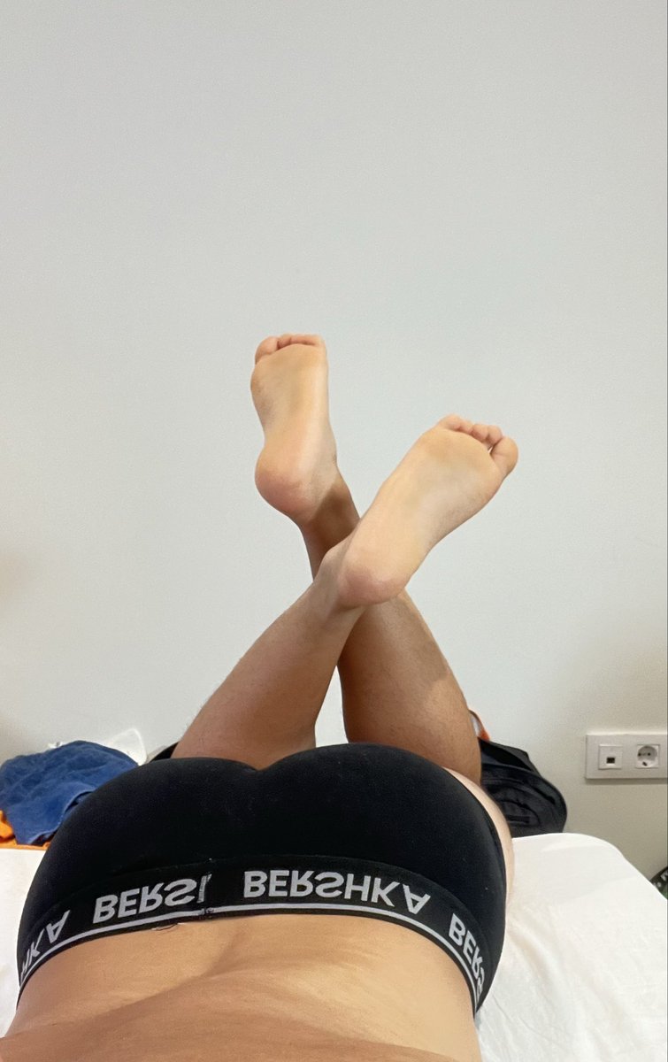 greninjatwenty2's tweet photo. Wanna see more?
#feet #fetish #gayfeet #gayfetish #cashmaster #cashdom https://t.co/XDSgodQaMT