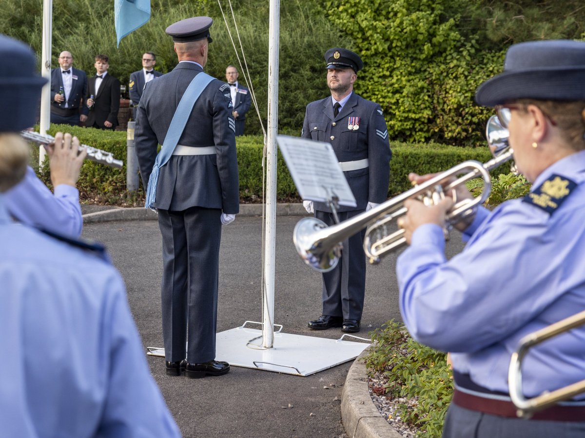 RAF_Cosford's tweet photo. On Friday 11 September, RAF Cosford held a Sunset Ceremony outside the Warrant Officers’ and SNCOs’ Mess to commemorate the 86th anniversary of the Battle of Britain.
#cosford26 #BattleOfBritain #TheFew #neverforget #royalairforceuk https://t.co/8AkaQ8Or1c