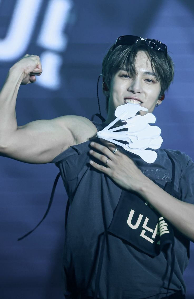 ArenMoo's tweet photo. God blessed me with eyes, I'm doomed 😩🫠 https://t.co/w2hxXgQzms