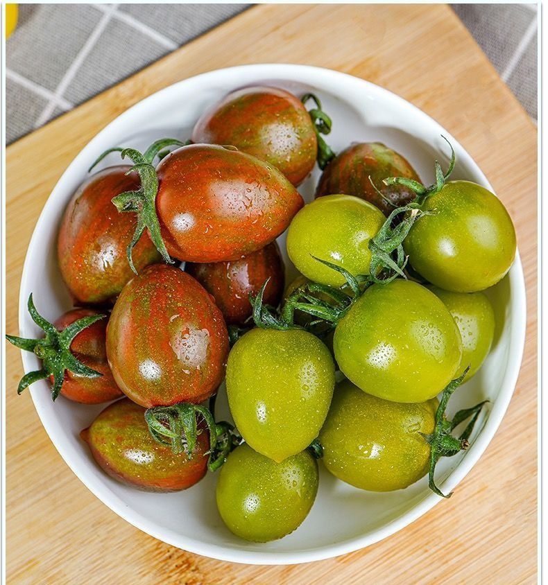 buttx502625's tweet photo. Just tried the new organic cherry tomatoes from the local farm—bursting with sweetness, zero watery aftertaste, and perfect for a quick salad. Game changer for my weekday meals!， https://t.co/ydLuLt2pUG