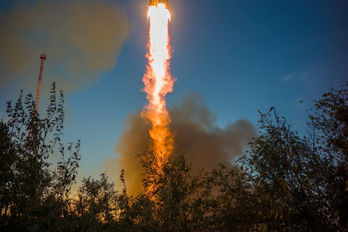 katlinegrey's tweet photo. #Soyuz2.1b with #ProgressMS35 cargo spacecraft launched today at 13:34 UTC. Docking to the Poisk module is scheduled for September 19, 13:47 UTC. It has 1177 t of cargo on board, 842 kg of fuel, 420 kg of water and 50 kg of oxygen.
📸 by Roscosmos https://t.co/51OViHAH7G
