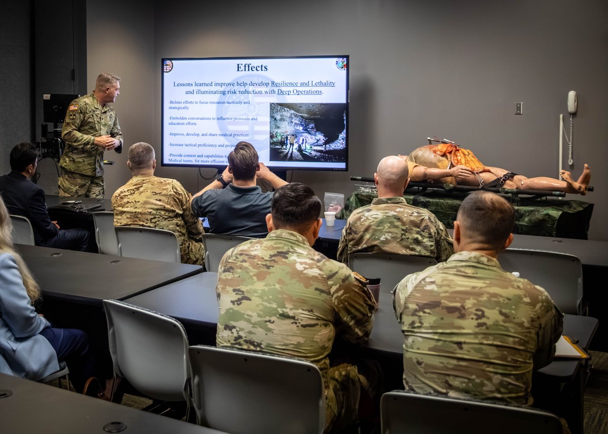 WVNationalGuard's tweet photo. WVNG and the DoD Irregular Warfare Center hosted distinguished visitors during Ridge Runner/Ridge Healer at Camp Dawson, highlighting capabilities and partnerships across the exercise.

@jimdseward @WVGovernor @USNationalGuard @weguardwestvirginia 

#RidgeRunner #IrregularWarfare https://t.co/HYCmsB1pTu