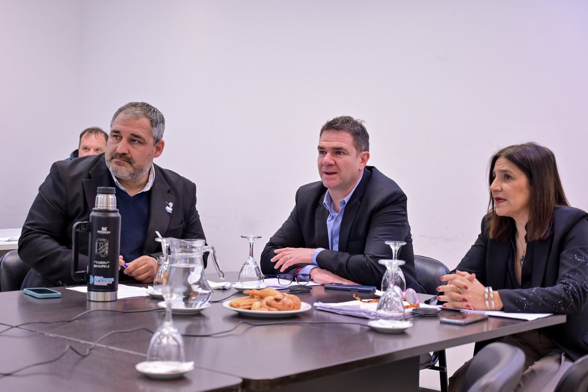 HCDiputadosBA's tweet photo. #Hoy | 🏛Se desarrolló la reunión ordinaria de la comisión de Transporte, presidida por el diputado @RoberVazquezOK, en la que se aprobaron distintos proyectos de Ley. https://t.co/PIitmSj1yi