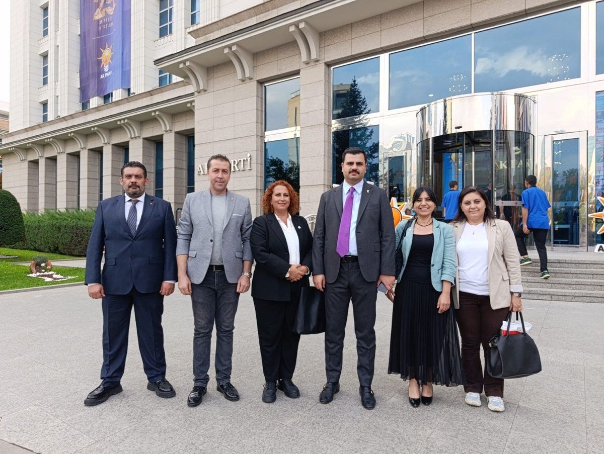 EmadDernegi's tweet photo. 🔴 EMADDER’DEN AK PARTİ GENEL SEKRETERİ SAYIN EYYÜP KADİR İNAN İLE GÖRÜŞME

@Akparti
@RTErdogan
@eyupkadirinan

Emeklilikte Adalet Derneği Genel Başkanımız Sayın Mihriban Uğurlu ve Yönetim Kurulumuz, Ankara temaslarımız kapsamında AK Parti Genel Sekreteri ve İzmir Milletvekili Sayın Eyyüp Kadir İnan ile bir araya geldi.

Gerçekleşen görüşmede, kademeli emeklilik talebimizi, yaşanan mağduriyeti ve çözüm beklentimizi doğrudan kendilerine aktardık.

Yoğun programı içerisinde bizlere zaman ayıran ve talebimizi dinleyen Sayın Eyyüp Kadir İnan’a teşekkür ediyoruz.

Emeklilikte Adalet Derneği (EMADDER)

@Akparti @RTErdogan @isikhanvedat @mehmedmus @mustafaelitas @oerdem42 @Nilgun_OK @resulkurt34 @haltinsoy68 @orhanyegin @ahmetkilic16 @ejderacikkapi @yasarkirkpinarr @NecmettinErkan_  @GulsoySeydi   @ertugkocacik @AvukatErsanAksu @ismailgunes64 @suleymansahan66 @hby34 @arzusilingunydn @haruncelik1985 @mehmetumur_ @malikaldirim @AyanNilhan @profdrorhanates @sumeyyeesenyel @zeynepyildiztr @mvnazimelmas @busrapaker @sebnembursali @selvacam @abuyukgumus @muammerravci

@EmadDernegi 
#KademeliEmeklilik 
#RotamızKademe