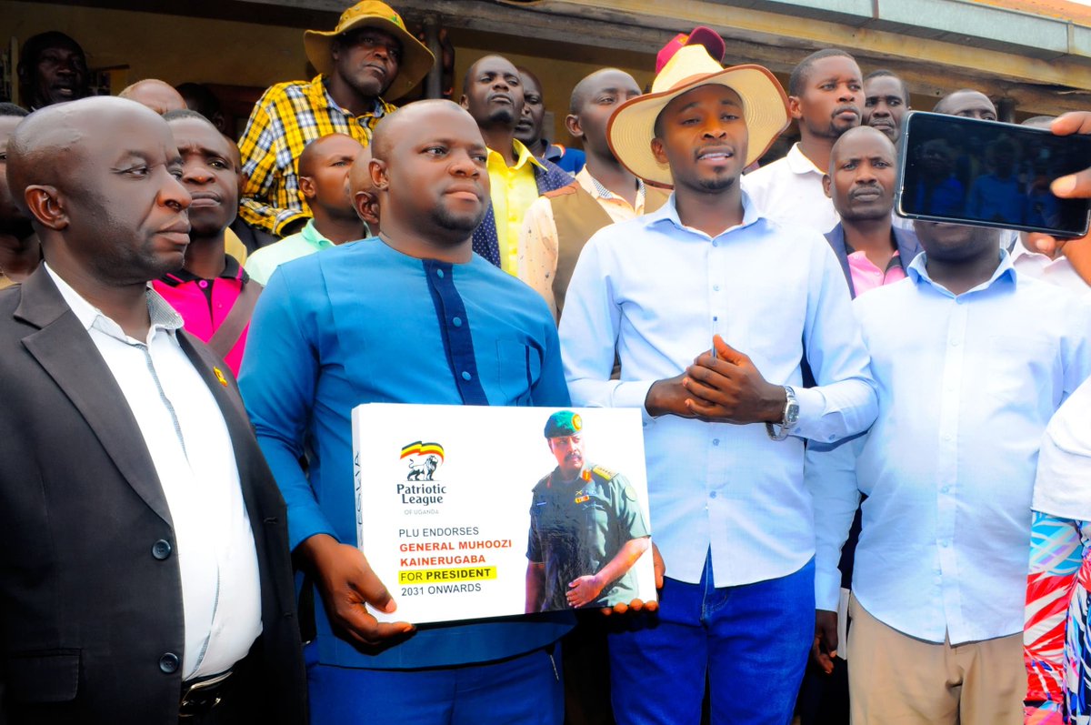 stuartradingltd's tweet photo. Mzee Kariisa Stuart has launched Gen. Muhoozi Kainerugaba’s 2031 endorsement book at Kyegegwa Town Council, becoming the first person in Kyegegwa District to endorse him. He thanked Hon. Musa Swaibu Rutangi for the mobilisation.
#Kyegegwa #Muhoozi2031 https://t.co/3QOr9oTkps