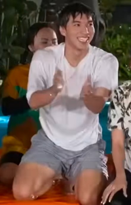 Fakeidol4804's tweet photo. HTH part 3 https://t.co/ZiGTOupoCa