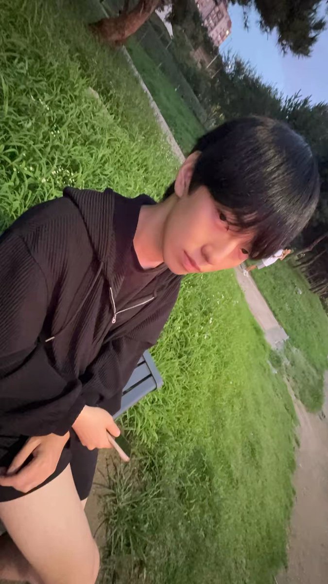 hamguinge's tweet photo. #우울계_𝕏친소 #정병계_𝕏친소
#트친소
저와같이폐썩어보실분들을모집합니다
성인우대 https://t.co/Jull4p8QVa