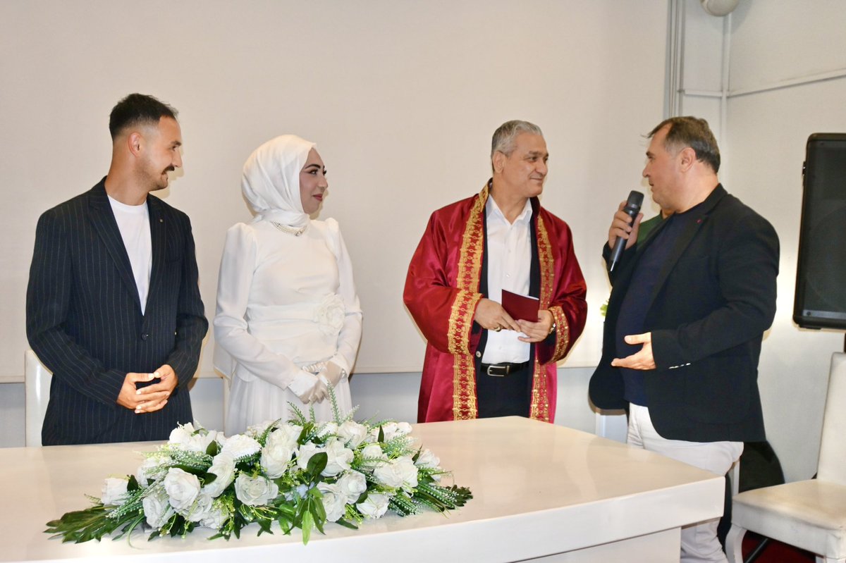 ibrahimgulMHP's tweet photo. Kıymetli kardeşim Zekeriya Aktaş’ın kardeşi Oğuzhan ile Funda Nişancı’nın nikâh merasimini gerçekleştirdik.
Bu güzel ve anlamlı günde genç çiftimizin mutluluğuna ortak olmaktan büyük memnuniyet duydum. Oğuzhan ve Funda’ya bir ömür boyu sağlık, huzur ve mutluluk diliyorum. https://t.co/qcn6FuRHMk