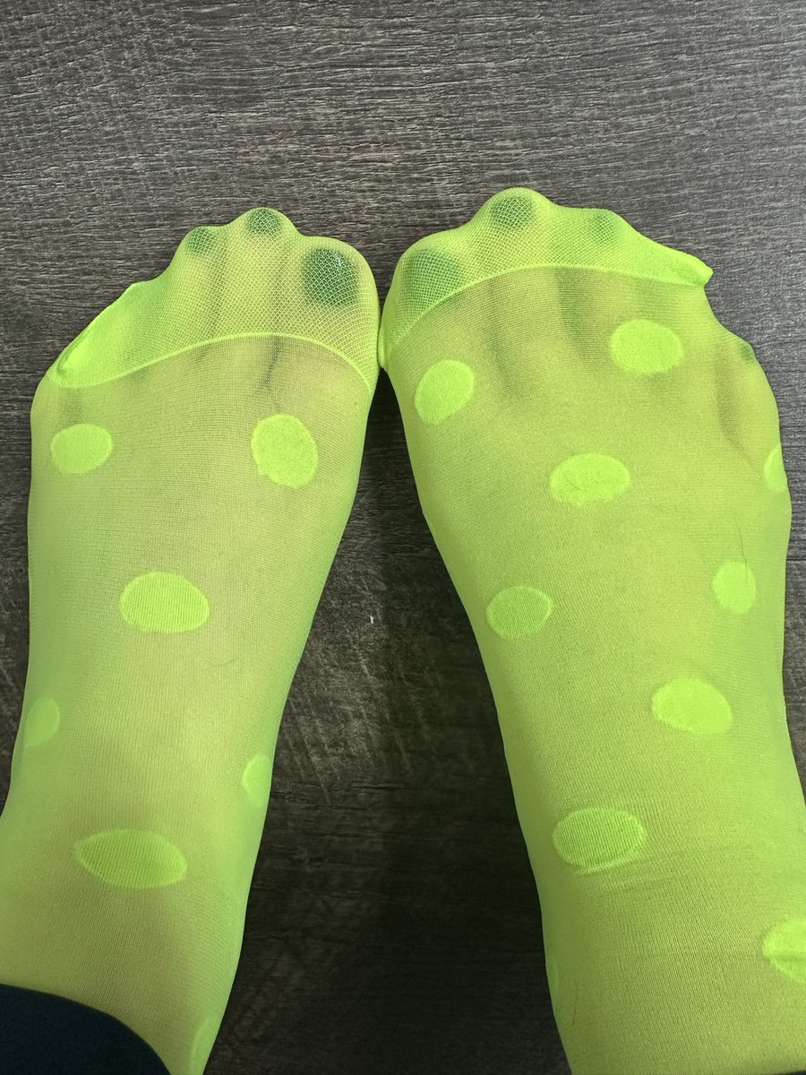 Sexy10Toes's tweet photo. 80s throwback.  Do you like? https://t.co/muTDOT0itX