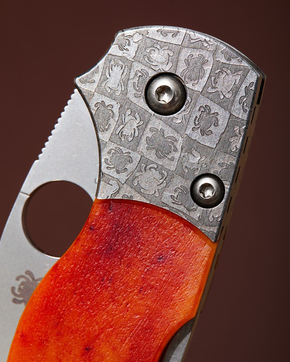 KnifeCenter's tweet photo. Spyderco turns the big 5-0 this year, and they’ve pulled out all the stops to celebrate with this special edition of the Native 5. The logo mosaic Damascus bolsters were meticulously forged by expert bladesmith Ed Schempp. What do you think?

Link → https://t.co/hzbiJtM7lp https://t.co/Iy3mQjBZNJ
