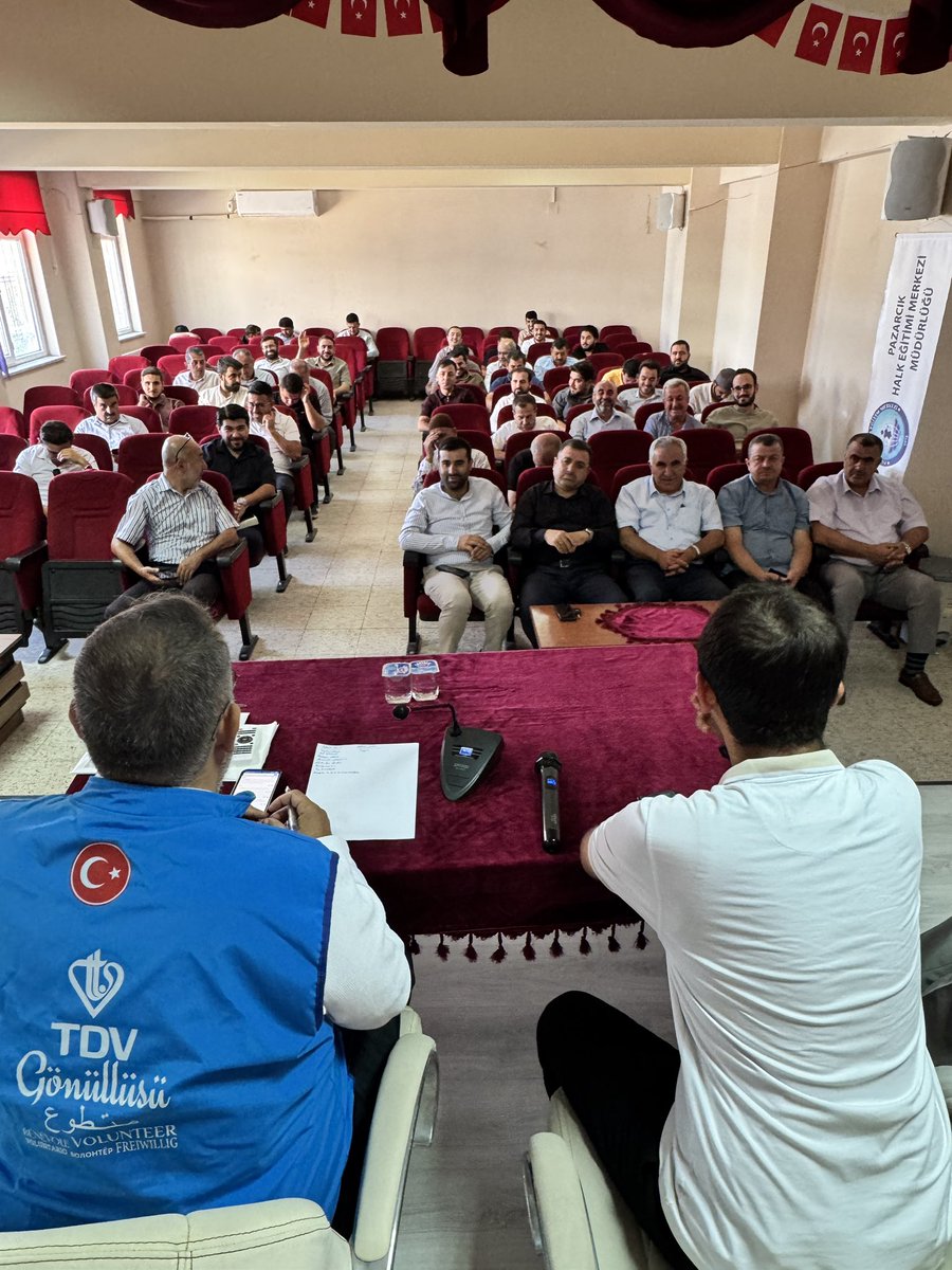 pazarcikmuft's tweet photo. EYLÜL AYI PERSONEL TOPLANTISI GERÇEKLEŞTİRİLDİ

Müftülüğümüzce düzenlenen Eylül ayı personel toplantısı, İlçe Müftümüz Ali Osman UŞAK başkanlığında gerçekleştirildi. 

Toplantıda hizmetlerde etkinlik, birlik ve koordinasyon ile idari duyurular ele alındı.

#Diyanet @aliosmanusak https://t.co/dNwJpghgpR