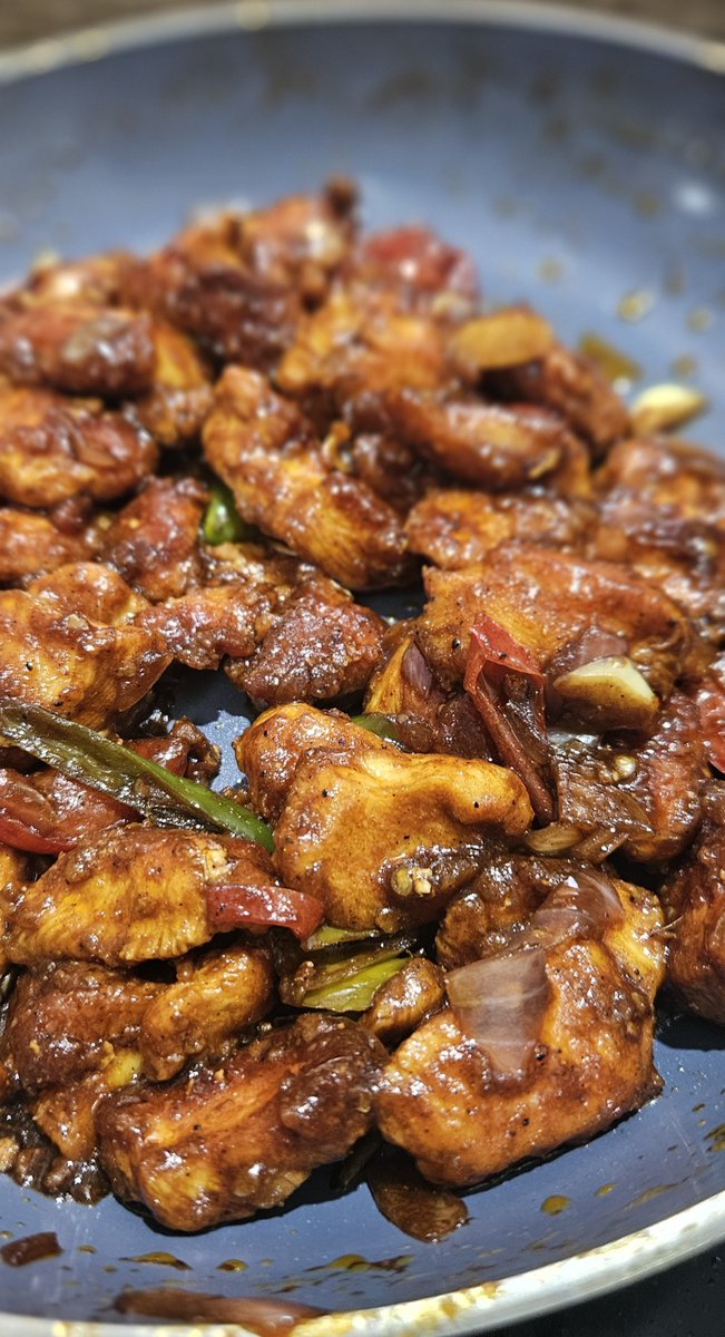 PrakashRaghav's tweet photo. @pritika_9 Every Indian home has these for lunch at least once a week !
#MuttonCurry #ChilliChicken #MuttonChukka #Eggfry #SouthIndian #Food #foodie #Mutton #Chicken #Indian #Reels https://t.co/s7s6m8dQZk