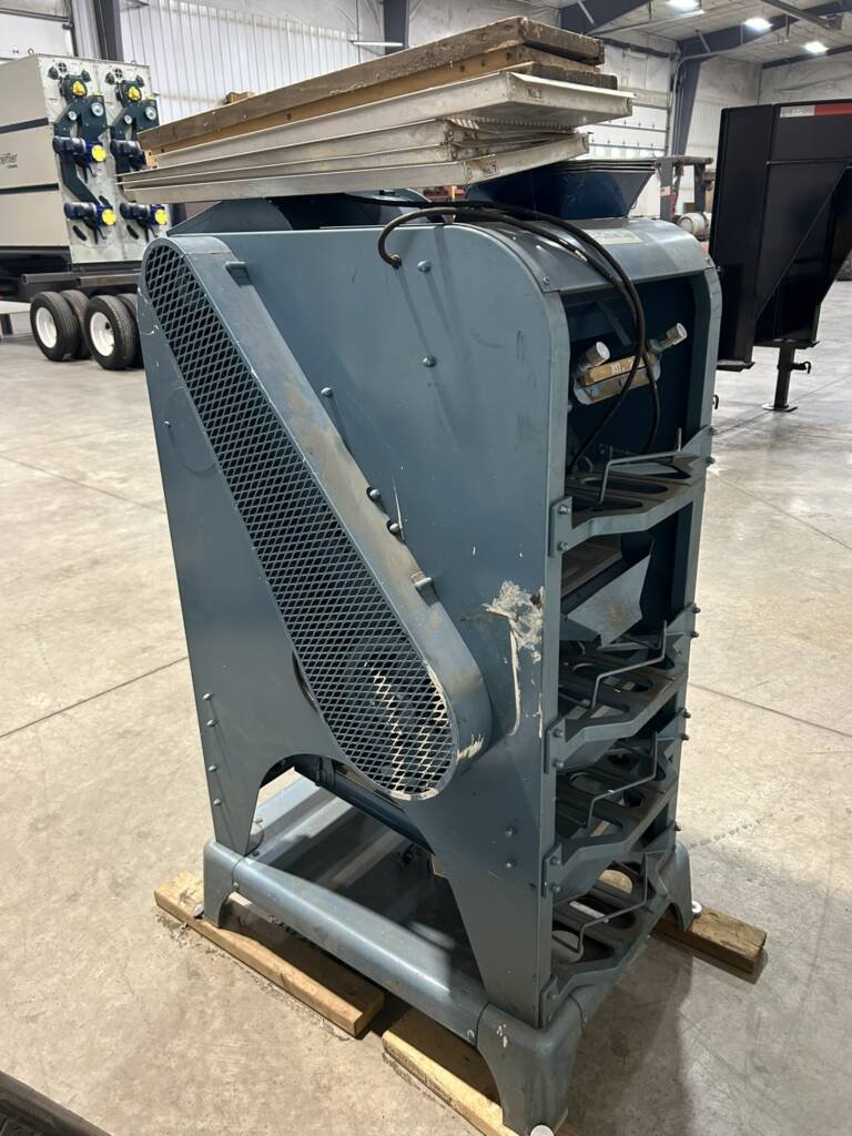 SaskBarley's tweet photo. Curious how dockage is determined? ⚙️ 🌾
@Grains_Canada shows how a Carter dockage tester is used to separate out foreign material and from your samples in this short video 👇
https://t.co/x0IeLUAvl2
#SaskAg #Dockage #GrainTesting #SampleAnalysis #Harvest26 https://t.co/K8iMVP5Dt5