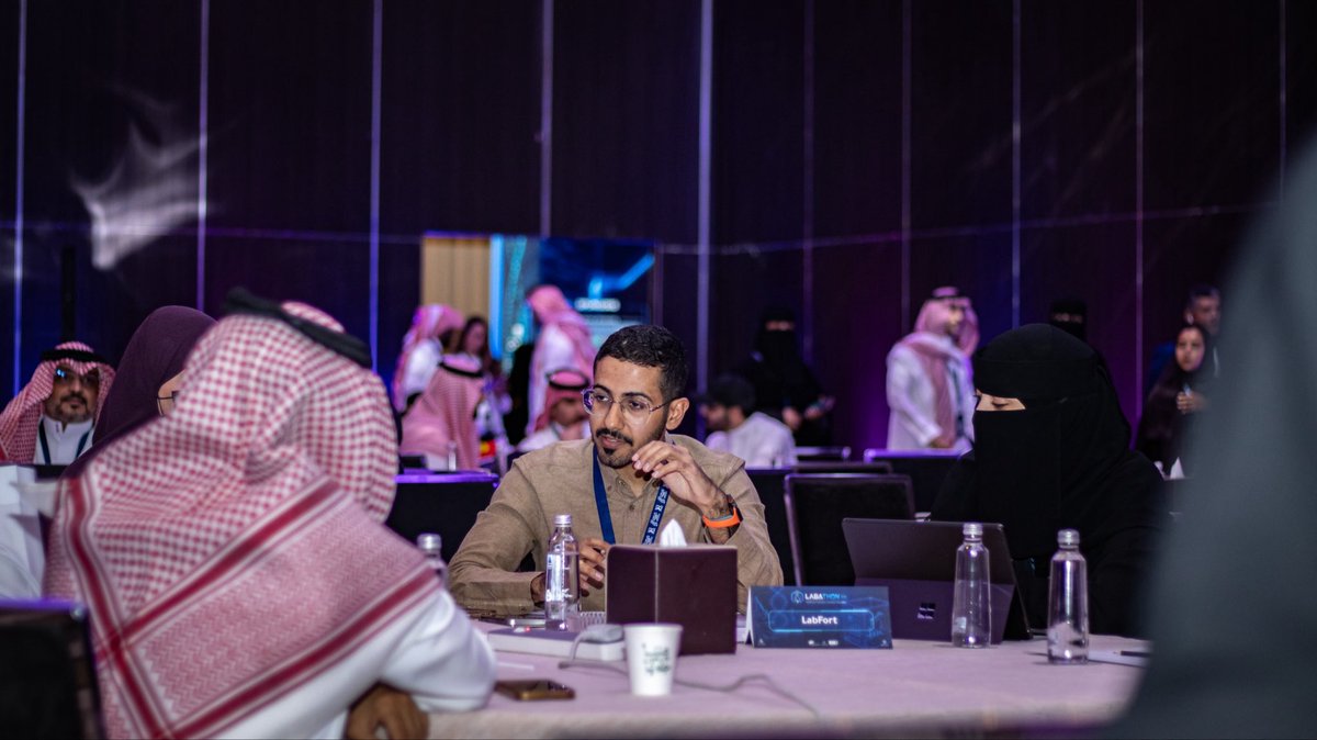 aalmakki5's tweet photo. لحظات من رحلة Labfort في #Labathon2026 🥉
تجربة أعتز بها، والقادم أجمل بإذن الله 🚀@ksucentrallab https://t.co/wsRultRZ1U