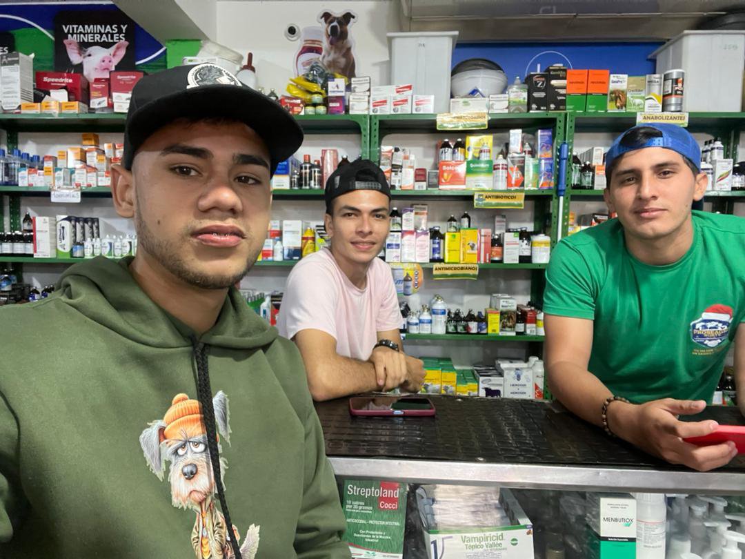 Rob_Veterinario's tweet photo. Que Hay Pa' Hacer 🤙 😈🔥

Y Dañar 🧑‍🩰🥵

Rompiendo 🍆🍑🐽 https://t.co/plhraY81jI
